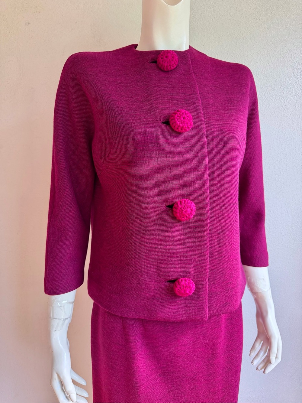 Vintage 1950s 1960s MAGENTA PINK Wool Knit Suit Skirt Set Promenade Scarf Ascot - Picture 5 of 16